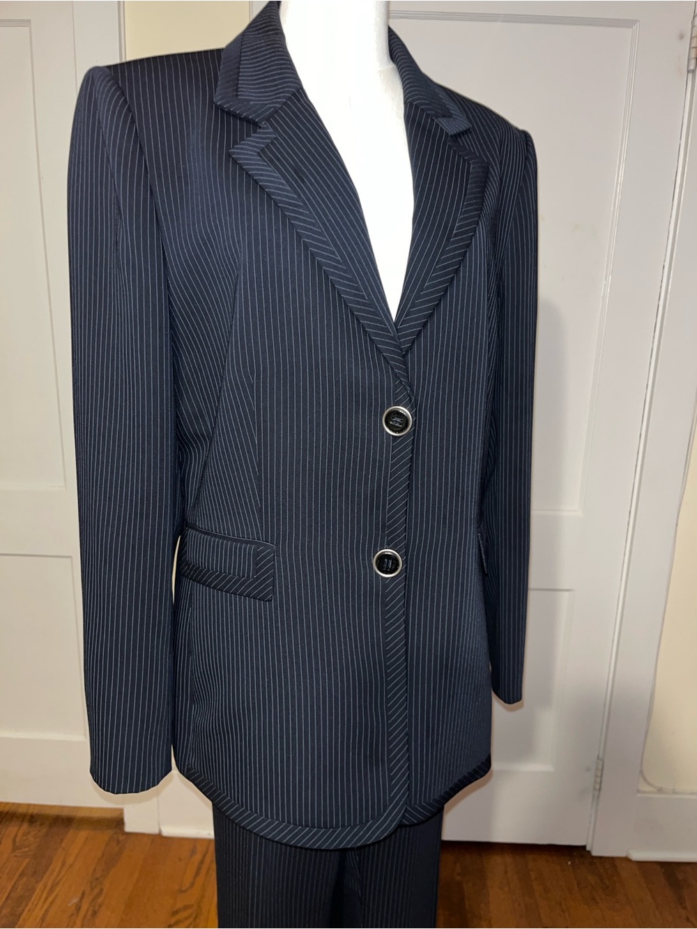 Power Pinstripes | Tahari Navy Pinstripe 2-Piece Pantsuit Size 16